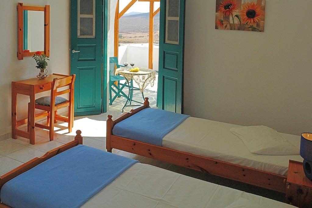 Irene Rooms Φολέγανδρος Δωμάτιο φωτογραφία